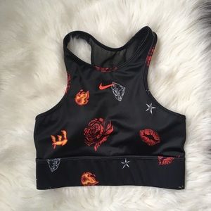 NWOT Nike High Neck Sportsbra